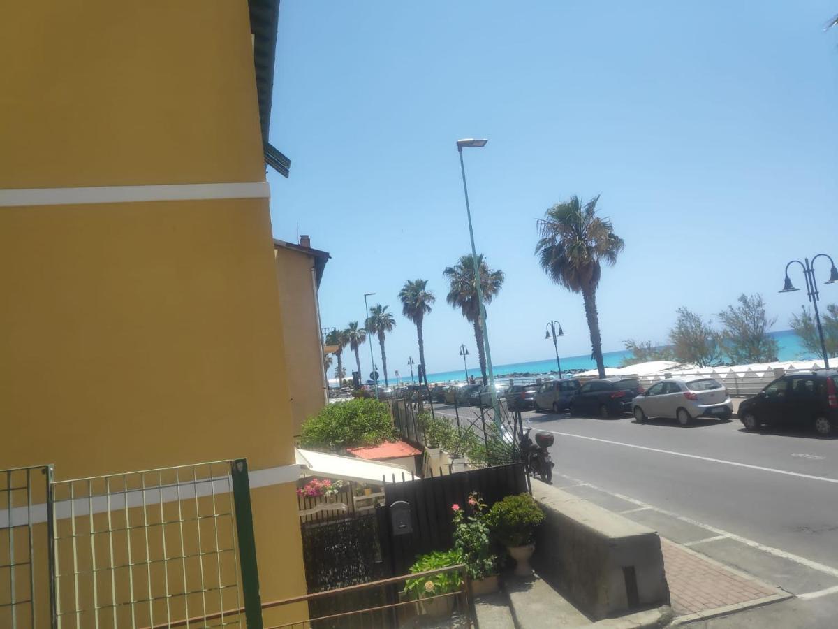 Tuffonelblu Apartment Ventimiglia Luaran gambar